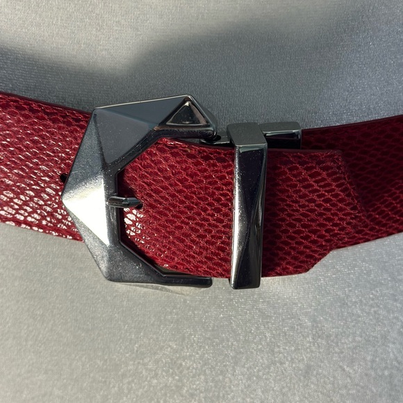 Woman’s Retro Red And Tan Reversible Belt 36” - Picture 4 of 7